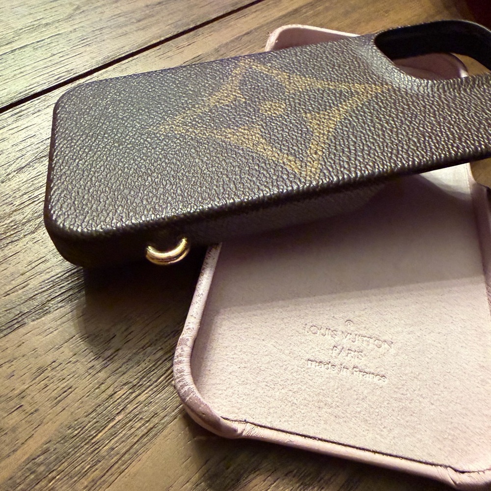 LOUIS VUITTON 2pc iPhone 13 Pro Case Bumper Monogram Leather For Crossbody Pink - Picture 5 of 6